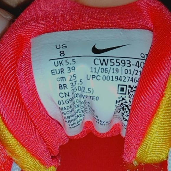 Nike Women's Air VaporMax 8 - Picture 7 of 7